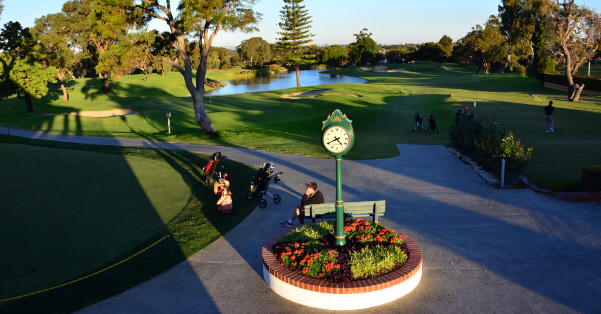 Golf Club Post Clock