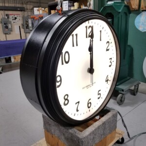 Street Clock head on test