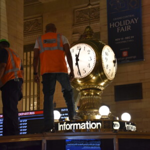Hands of the Globe Clock resetting to the correct time at Grand Central Terminal